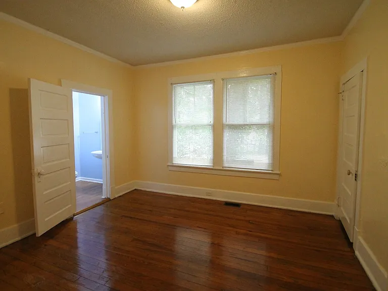338 Ebenezer Ave — Photo 11