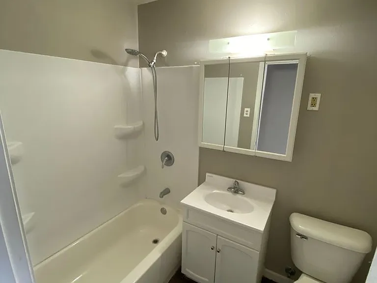 1583 Harrington Loop — Photo 4