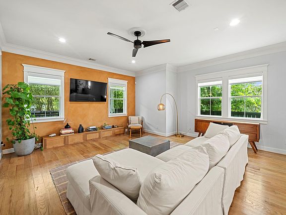 4th image of 301 Cordell St