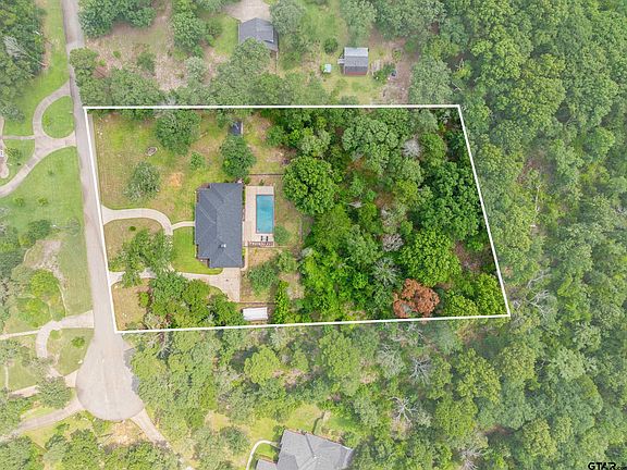 4th image of 17681 Huckleberry Cir