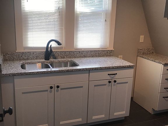 530 Hill 3 Kitchen