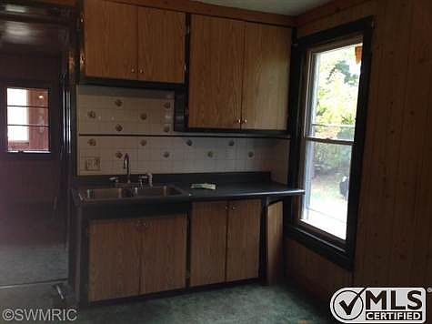 4th image of 8770 E 88th St