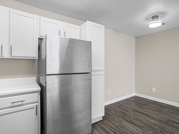 4th image of 514 Coapman St #2M