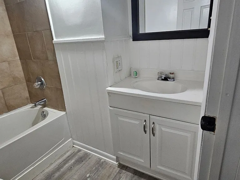 531 W Ash St — Photo 6