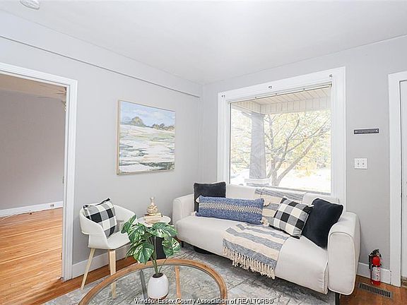 3rd image of 822 Partington Ave