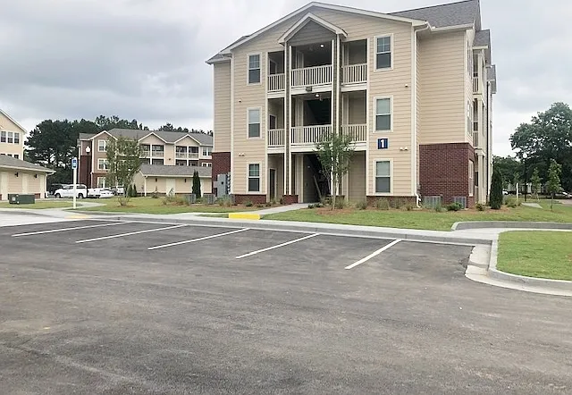 The Glen Apartments — Photo 41