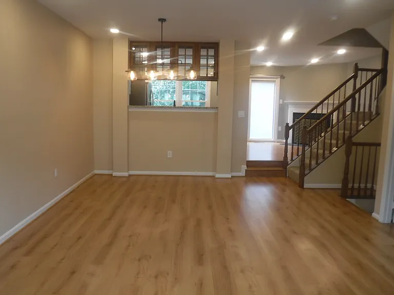 Living Dining Combo-Mail Level