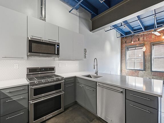 3rd image of 208 Rigsbee Ave APT 207