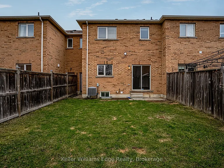 93 Glendarling Cres — Photo 47