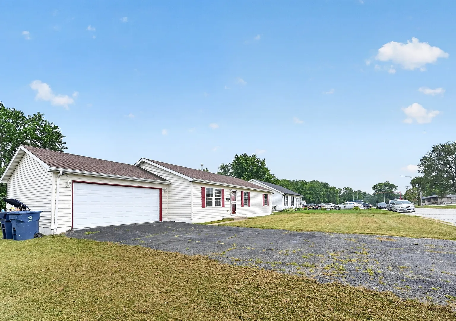 3 bed, 1200 sqft, $2,600 — Photo 4