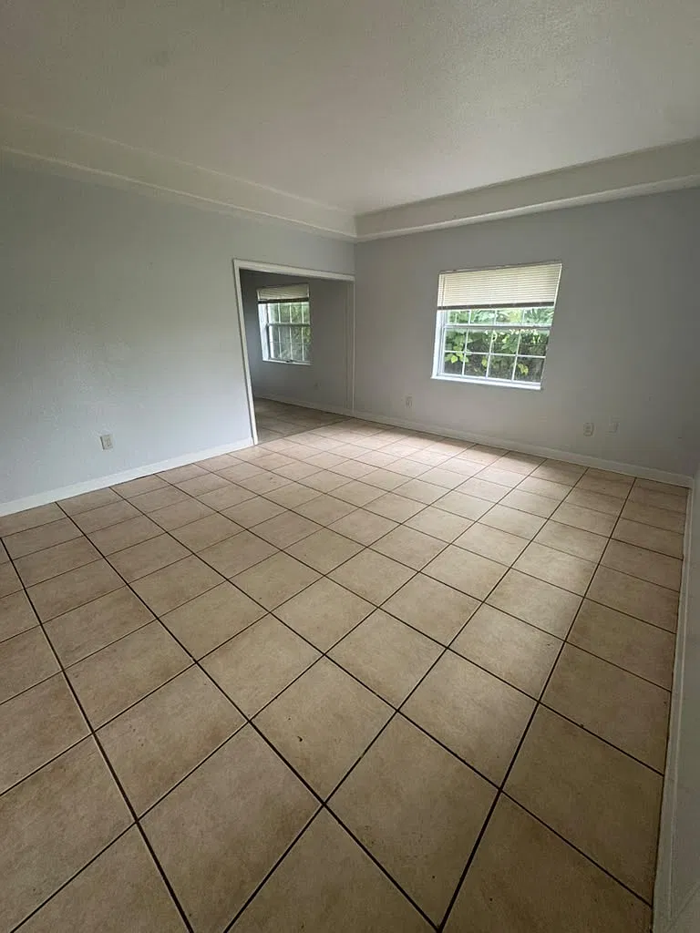 3 bed, 800 sqft, $2,000 — Photo 4