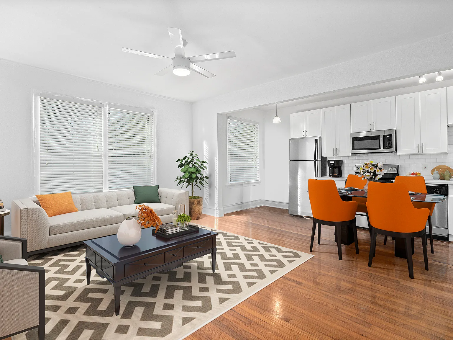 Clewis by Innovo Living Hyde Park — Photo 2