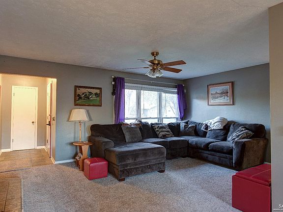 3rd image of 2042 Marc St