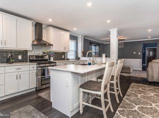 9229 Old Newtown Rd, Philadelphia, PA 19115