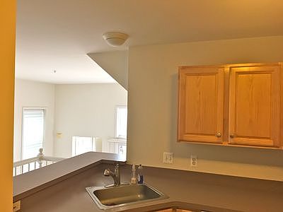 5th image of 2725 Barclay Way