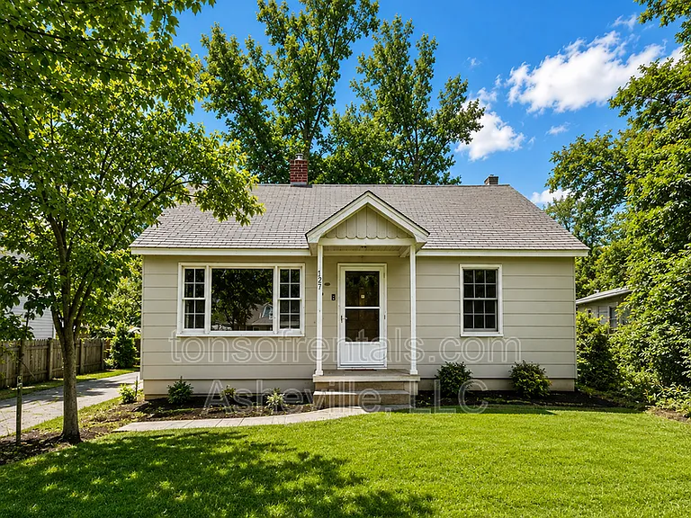 127 Aurora Dr — Photo 1