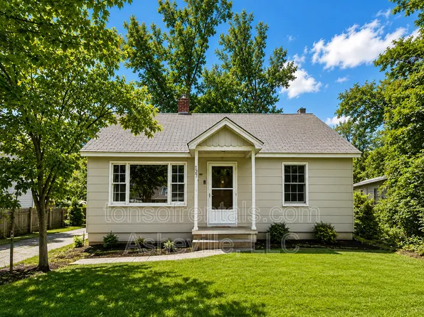127 Aurora Dr, Asheville, NC 28805