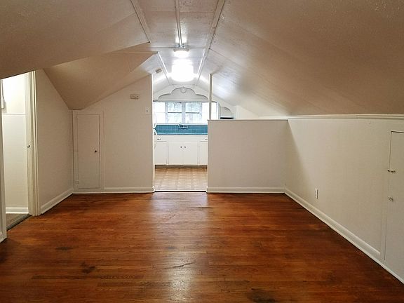 5th image of 212 E Lullwood Ave #6