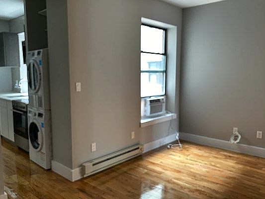 4th image of 1569 Lexington Ave #12B