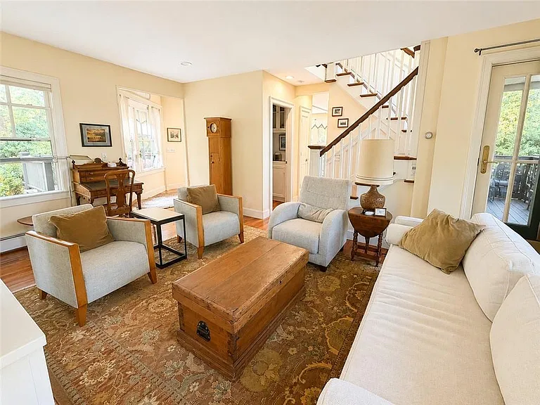 41 Calvert Pl — Photo 5