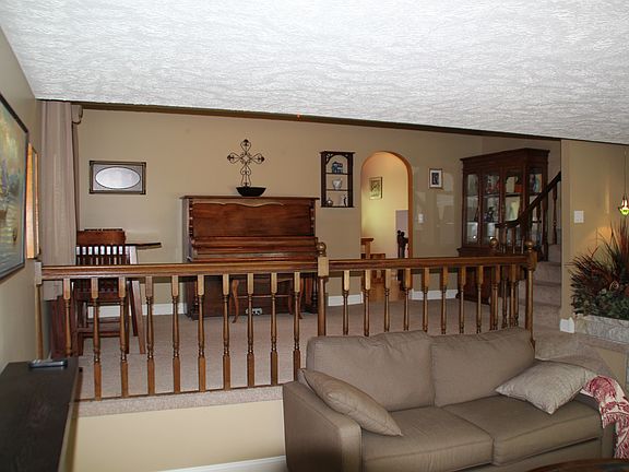 4th image of 5721 S 93rd St