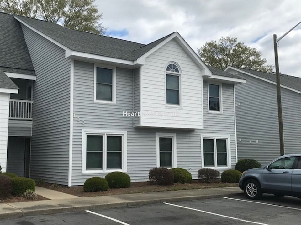 1st image of 123C W Victoria Ct