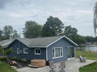 2250 Oakwood Dr, Hillsdale, MI 49242