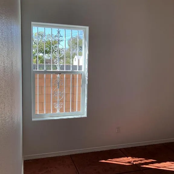 1703 E Lomas Blvd NW — Photo 11