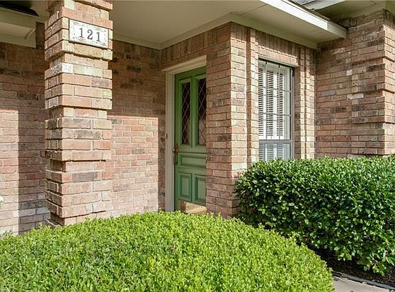 3rd image of 121 Sunny Crest Dr