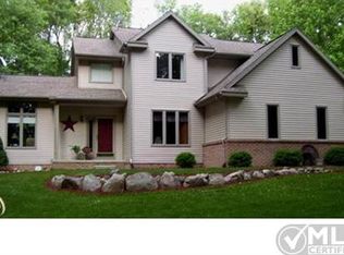 3613 Quail Creek Dr, Howell, MI 48843