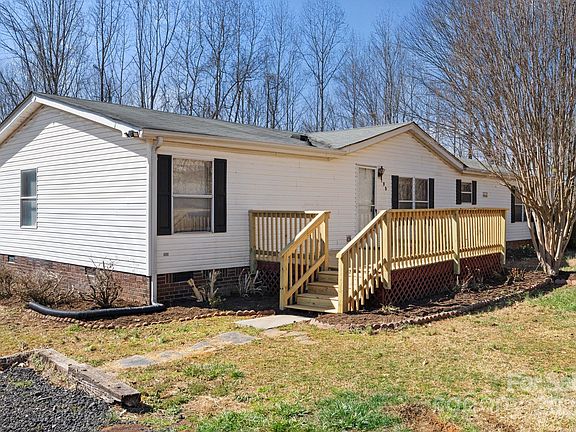 3rd image of 109 Fish Hill Dr