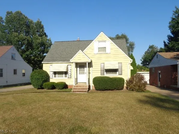 4965 W 220th St, Fairview Park, OH 44126