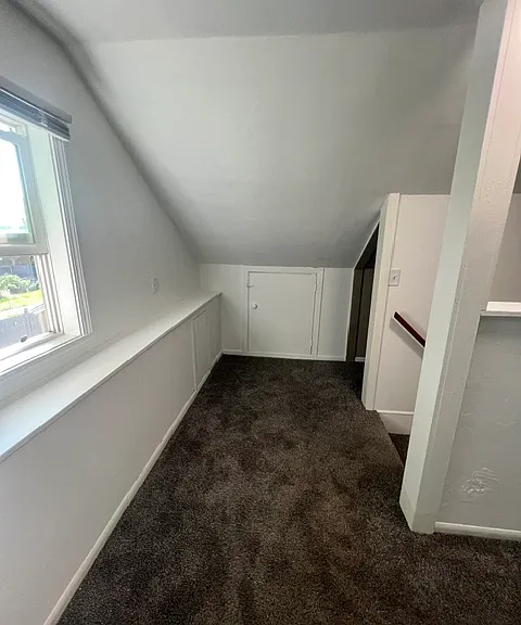 304 S James St — Photo 10