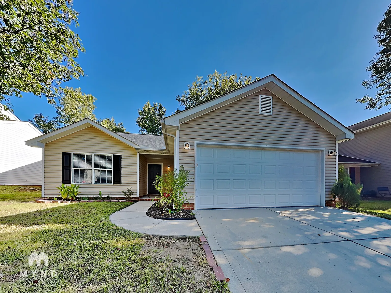 3 bed, 2.0 bath, 1019 sqft, $1,945 — Photo 1