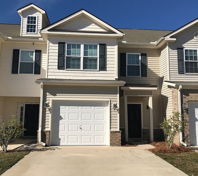 1st image of 400 Canyon Oak Loop