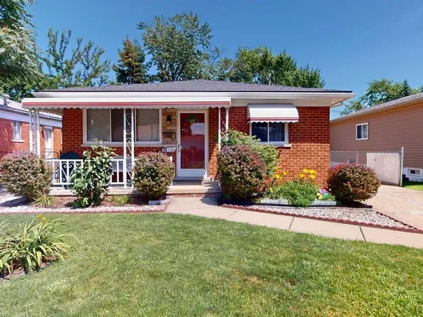 22792 Cushing Ave, Eastpointe, MI 48021