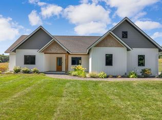 16 Dyer Lane N, Belgrade, ME 04917