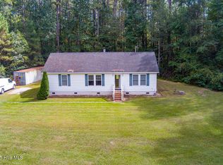 228 Croatan Dr, Swansboro, NC 28584
