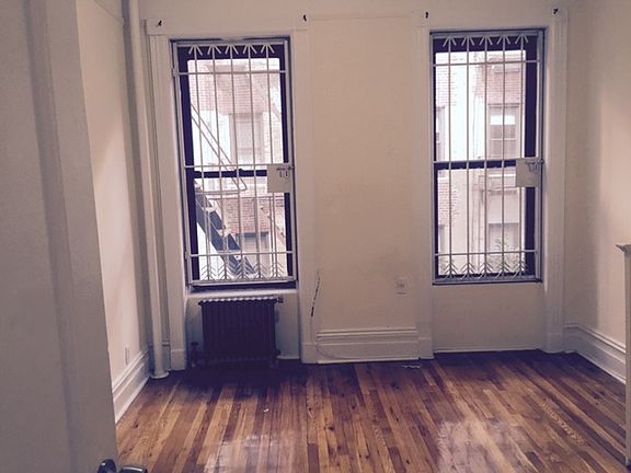 3rd image of 215 E 86th St #3A