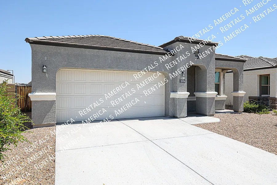 Beautiful Move in Ready Home! — Photo 3
