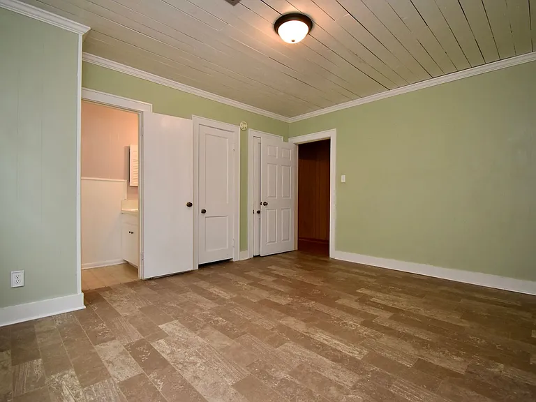 708 Tech Dr — Photo 31