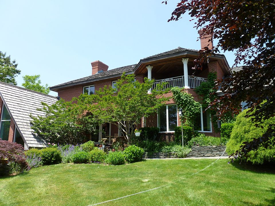 1st image of 7 Watermill Height Dr