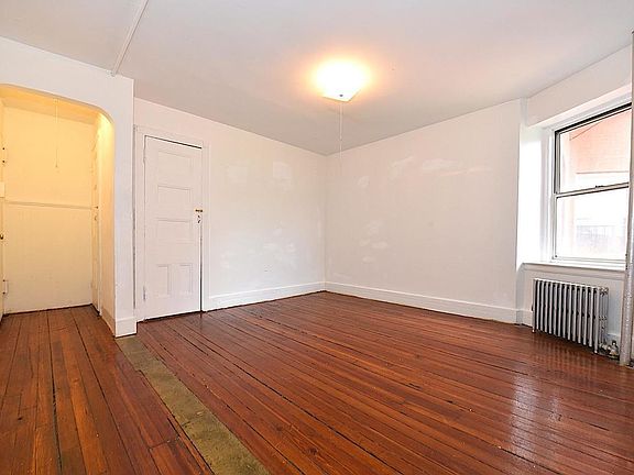 4th image of 182 Franklin St APT 9E