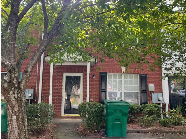 5869 Strathmoor Manor Cir, Lithonia, GA 30058