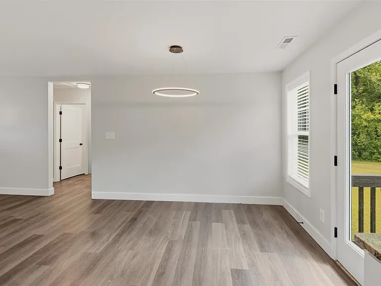 170 Starlight Dr — Photo 9