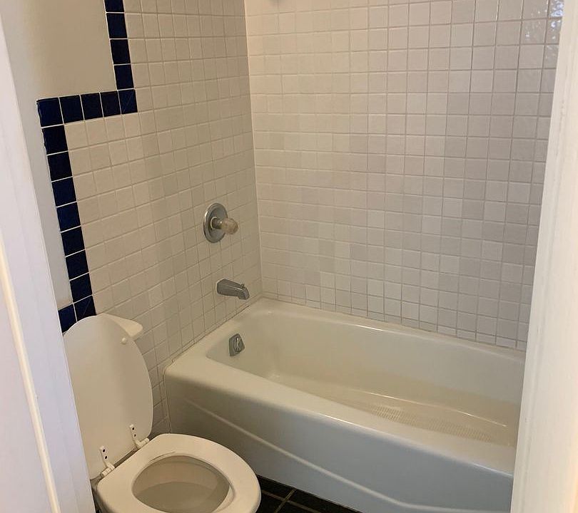 2nd image of 1911 Bertram St