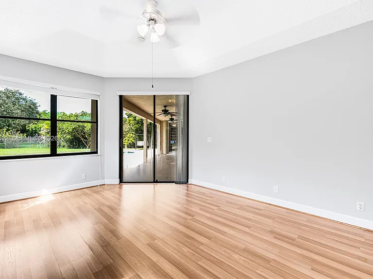 1256 Manor Dr S — Photo 19