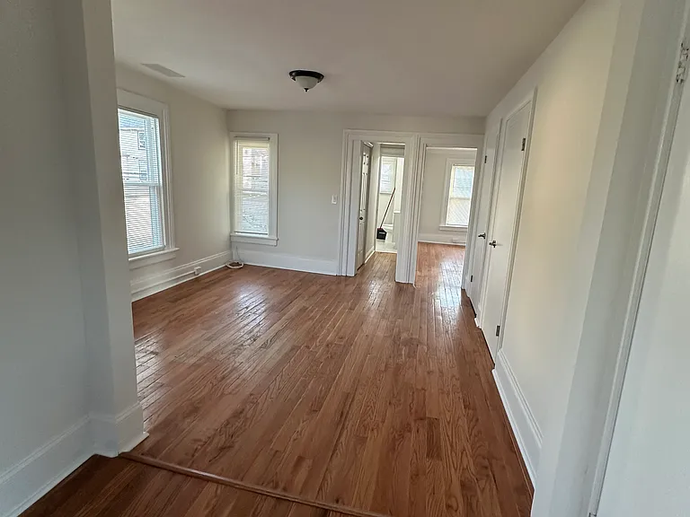 164 Hanover St #2 — Photo 8