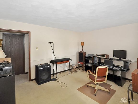 2nd image of 1231 Howard Dr