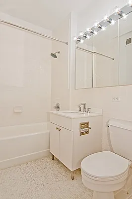 Rented by Nest Seekers International | media 17